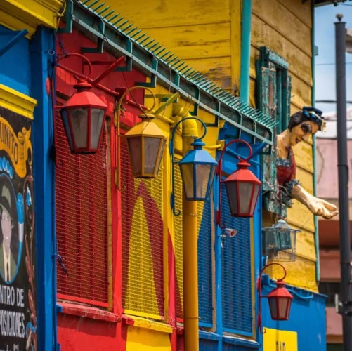 Les lanternes colorées du quartier de La Boca à Buenos Aires