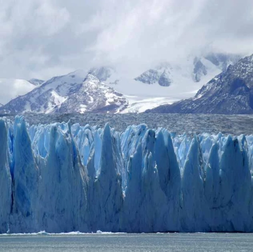 Mur de glace du glacier Upsala dans le Lago Argentino 