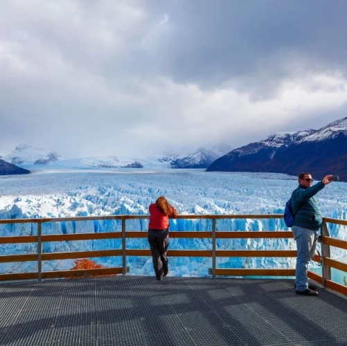 Passerelle face au glacier Perito Moreno