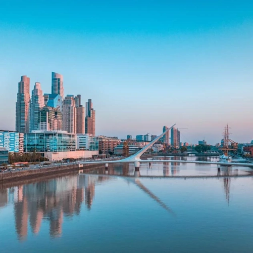 Puerto Madero et le Pont de la Femme à Buenos Aires