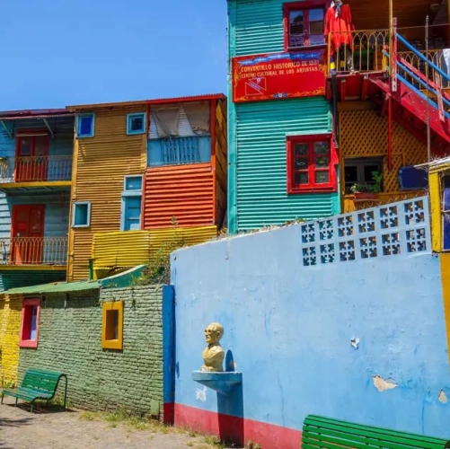 La rue colorée de Caminito dans le quartier de la Boca à Buenos Aires