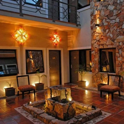 Salon de l'hotel Inkai à Salta en Argentine