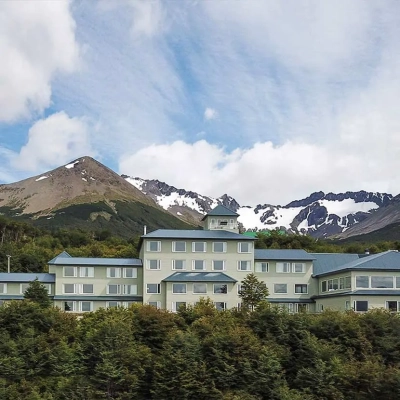 Façade de l'hotel Los Acebos à Ushuaia en Argentine