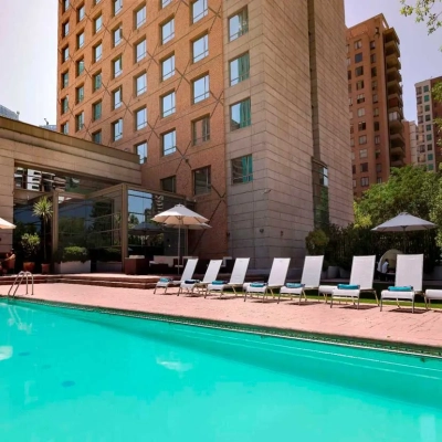 Piscine de l'hotel Novotel Santiago Las Condes à Santiago au Chili