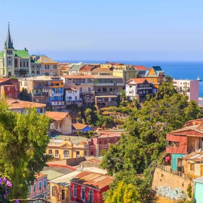 Vue aérienne de la ville colorée de Valparaiso dans le Centre du Chili