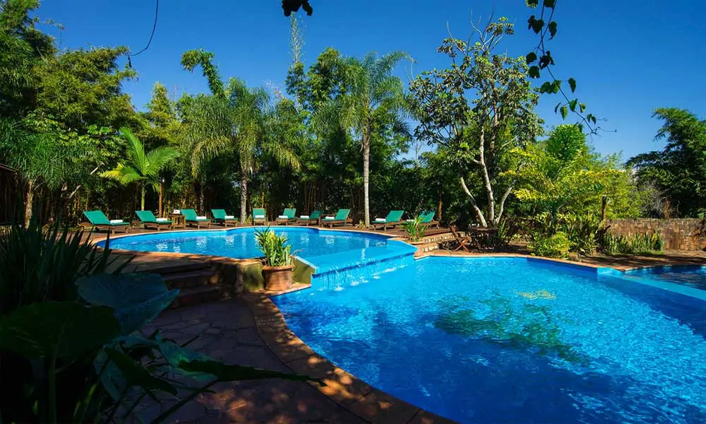Piscine de l’hôtel La Aldea de la Selva Lodge à Puerto Iguazu en Argentine
