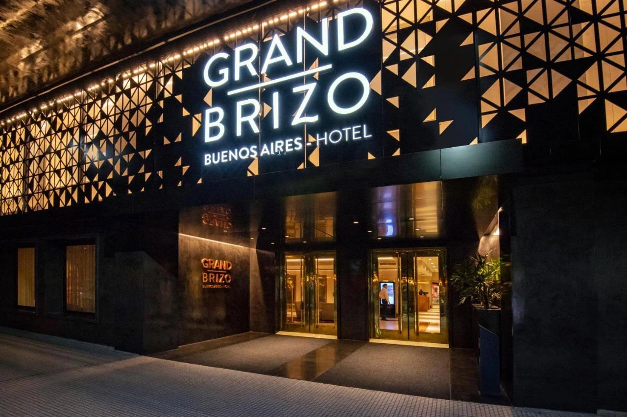 Façade de l’hotel Grand Brizo
