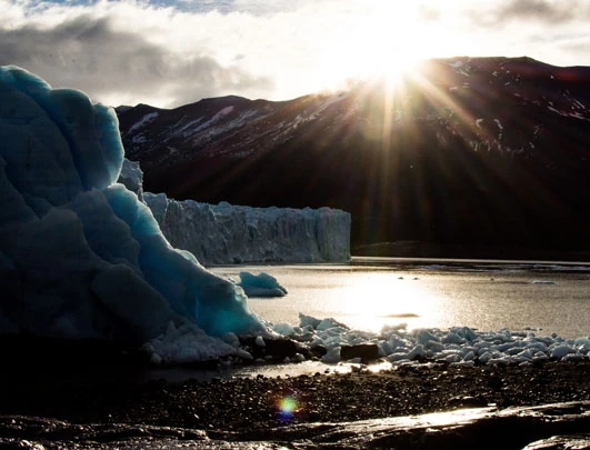 Un rayon de soleil sur la glace du Perito Moreno 
