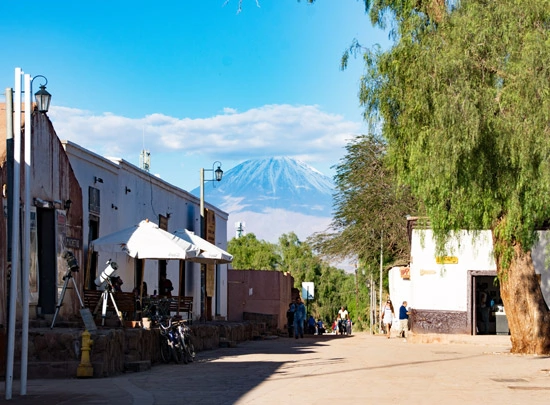 La rue principale du village de San Pedro de Atacama au Chili