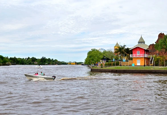 Navigation sur le delta du Rio Parana 