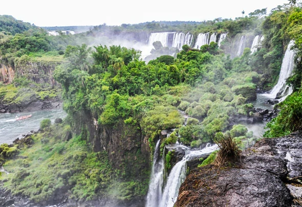Circuit supérieur des chutes d'Iguazu en Argentine