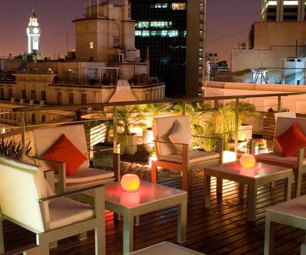 Toit terrasse de l’hotel 725 Continental à Buenos Aires en Argentine