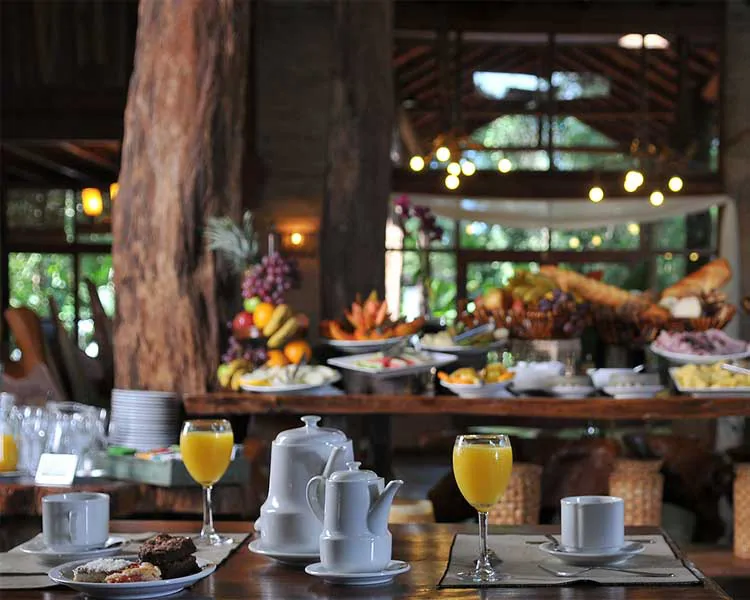 Restaurant de l’hôtel La Aldea de la Selva Lodge à Puerto Iguazu en Argentine 