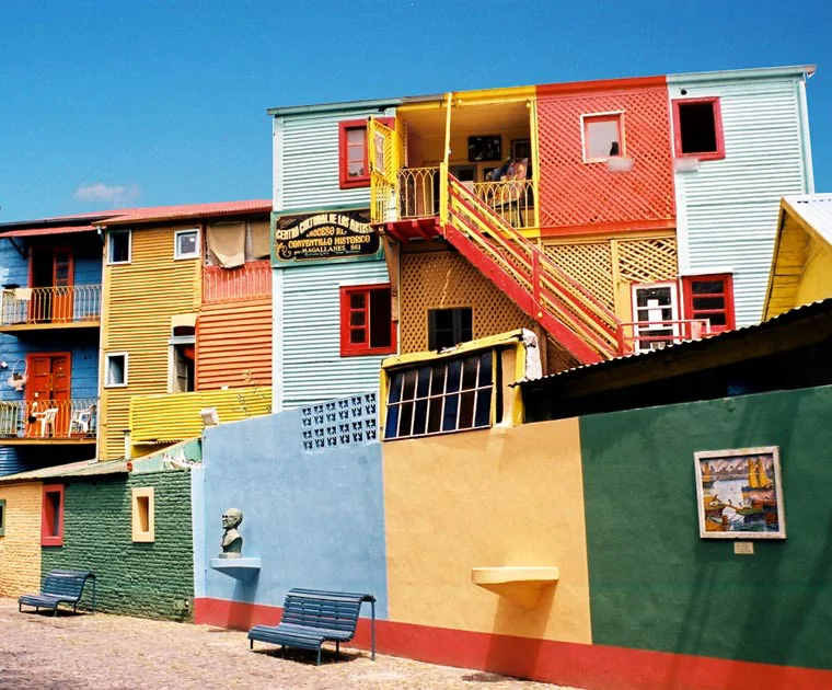 Les couleurs pastel du quartier de La Boca à Buenos Aires