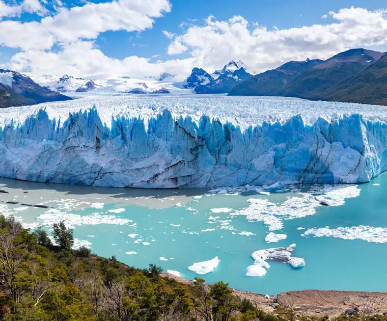 Vue panoramique sur le glacier Perito Moreno 