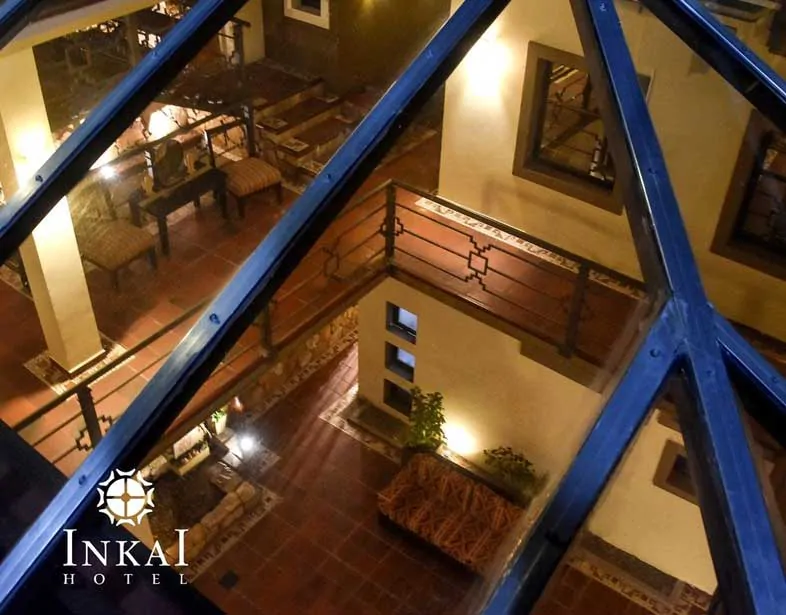 Toit en verre de l’hotel Inkai à Salta en Argentine